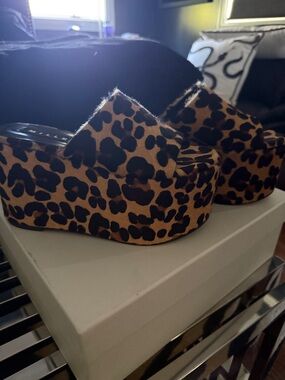 Simon Miller Leopard-Print Platform Slide Sandals in Tan and Black. Brand new